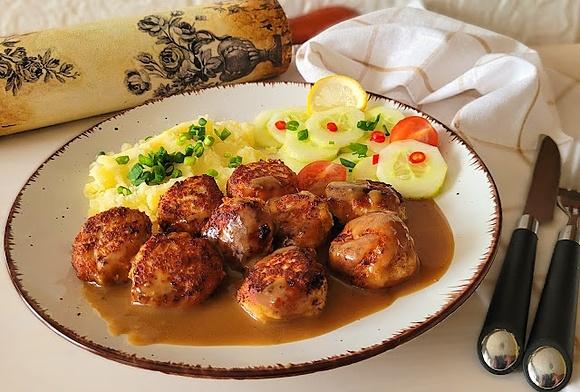 Szwedzkie klopsiki w ciemnym sosie
