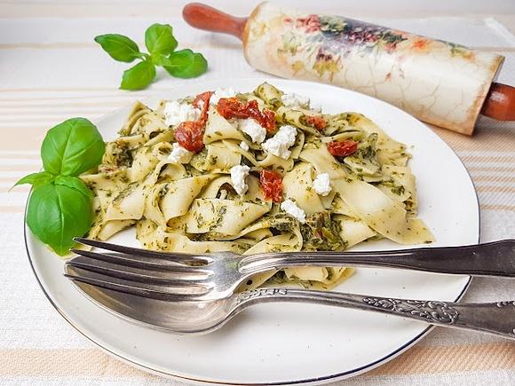 Papardelle ze szpinakiem i fetą