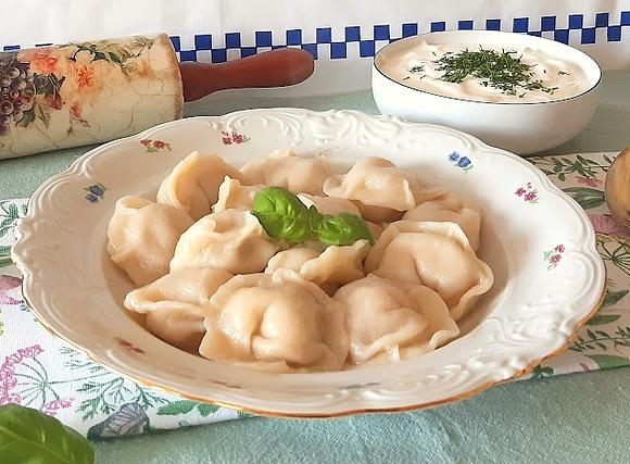Pierogi z mięsem surowym