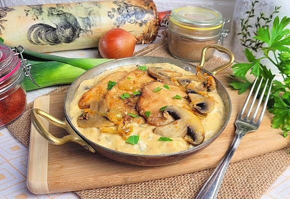 Schab w sosie porowo-pieczarkowym