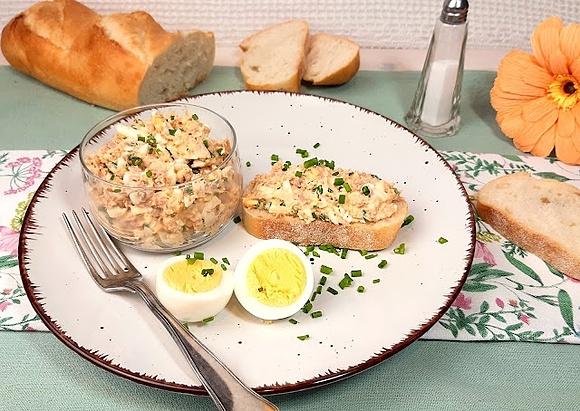 Pasta jajeczna z tuńczykiem