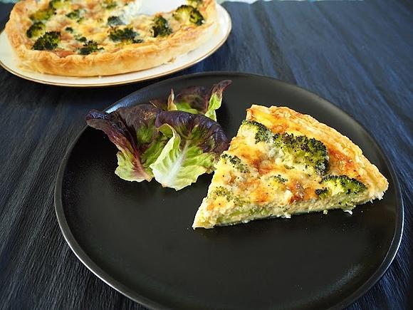 Francuska quiche z brokułem i gorgonzolą
