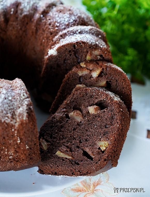 Babka salceson z jabłkami - przepis na wilgotne i delikatne ciasto
