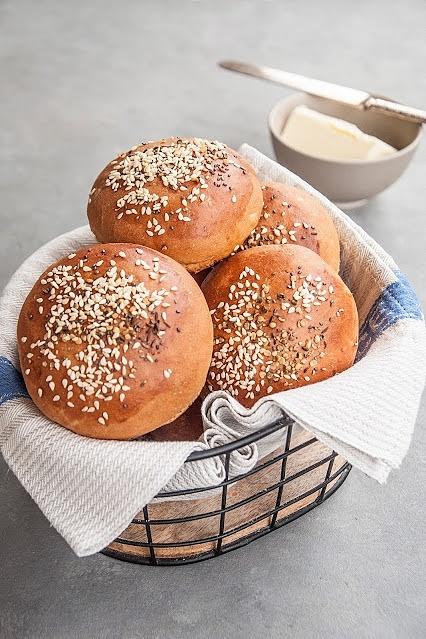 Bułki z ziarnami