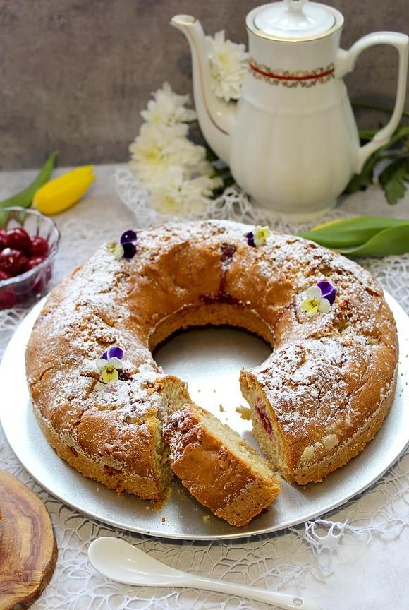 Babka z wiśniami