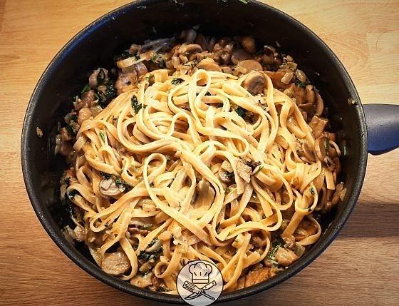 Makaron z pieczarkami i parmezanem