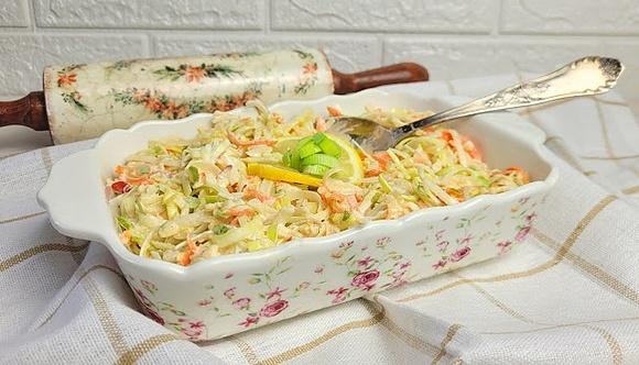 Surówka z pora, gruszki i jabłka