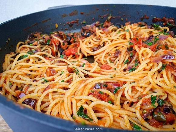 Spaghetti alla Puttanesca
