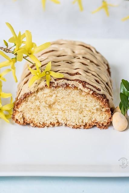 Prosta babka biszkoptowa z jabłkiem