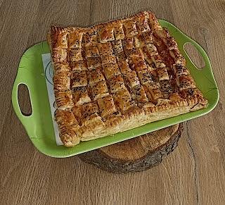 Ciasto francuskie z serem i wędliną do odrywania