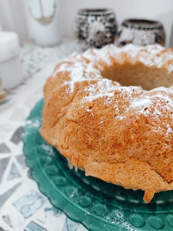Puszysta babka drożdżowa