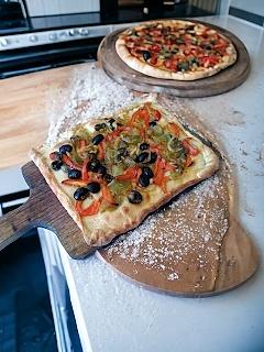 Focaccia - Włoski chleb z oliwą i rozmarynem