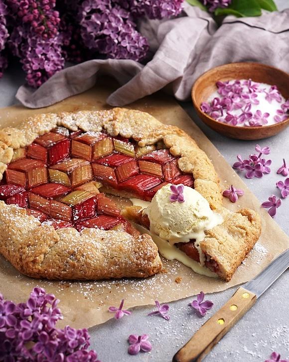 Rustykalna tarta z rabarbarem