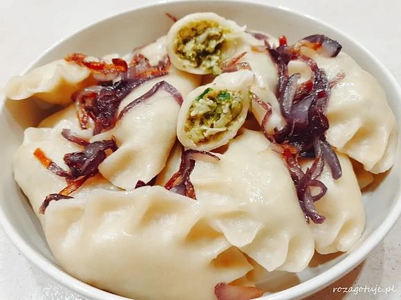 Pierogi z kurczakiem i brokułami