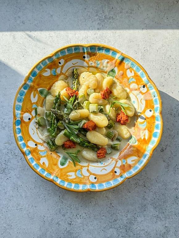 Gnocchi ze szparagami i ndują