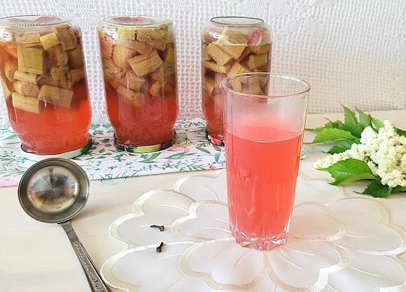 Kompot z rabarbaru na zimę