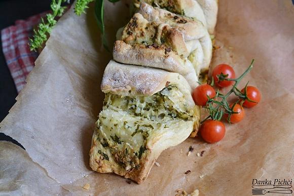 Odrywany chlebek czosnkowy na grill sezonowy