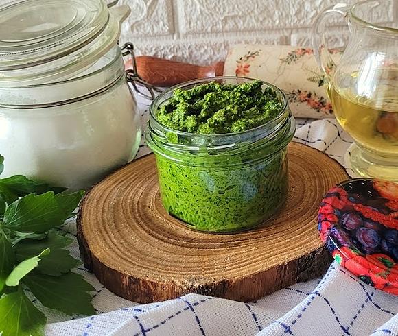 Domowe maggi ze świeżego lubczyku