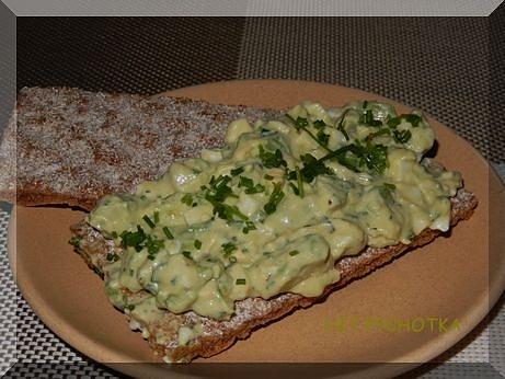 Pasta z awokado i jajek