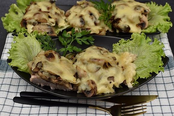 Schab pod pieczarkową pierzynką