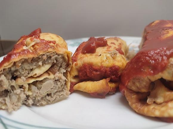 Keto naleśniki zapiekane z mięsem i kapustą kiszoną