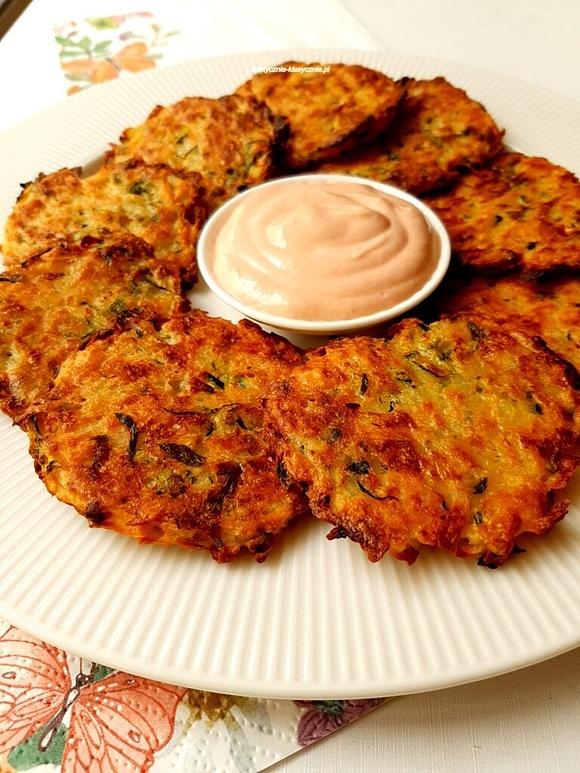 Pieczone placki ziemniaczane z cukinią