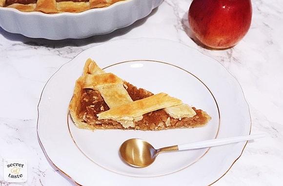 Tarta jabłkowo-gruszkowa z pigwą