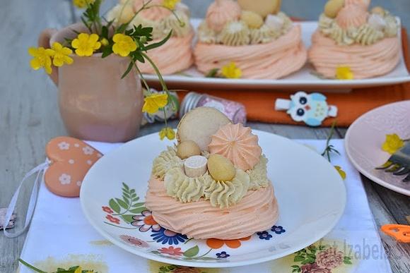 Bezowy deser z powidłem śliwkowym i serkiem mascarpone