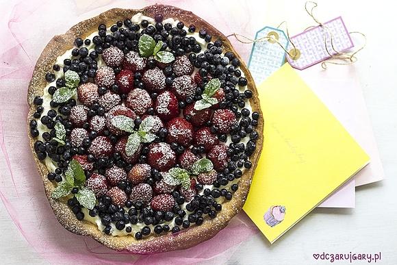 Krucha tarta z mascarpone i owocami