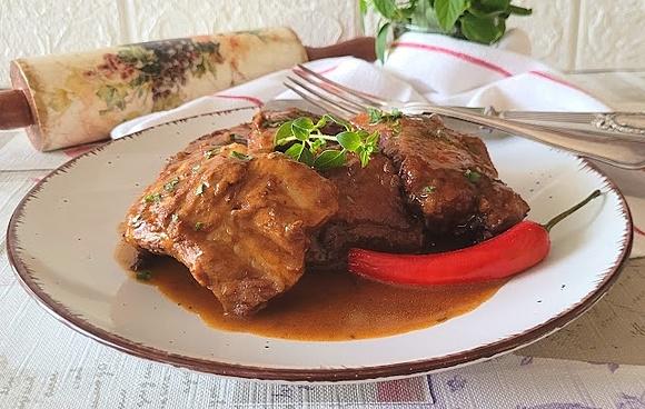 Żeberka w sosie własnym