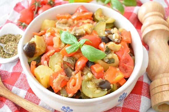 Gulasz warzywny po sycylijsku canazzo siciliano