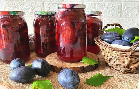 Kompot ze śliwek na zimę - przepis babci