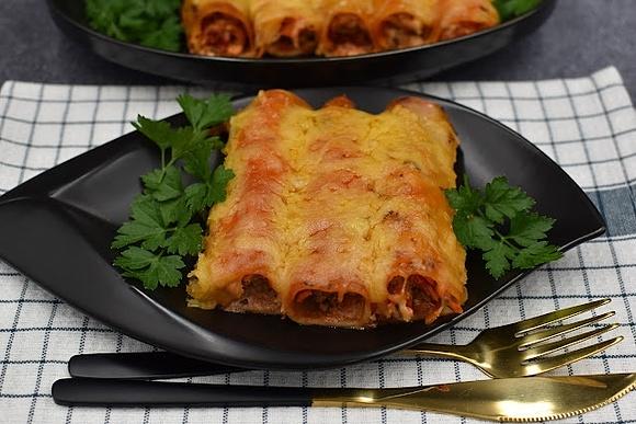 Cannelloni z mięsem mielonym i papryką
