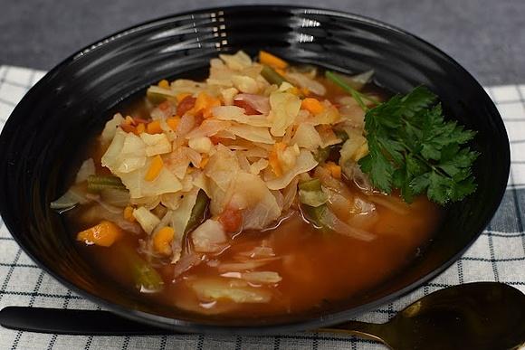 Zupa z kapusty i fasolki szparagowej