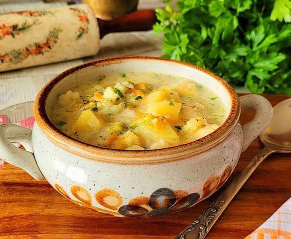 Zupa jarzynowa zabielana