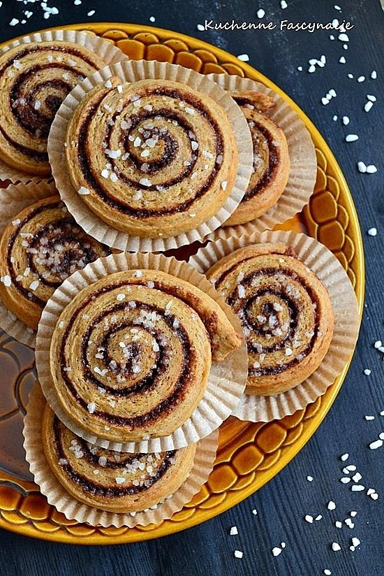 Kanelbullar – szwedzkie bułeczki cynamonowe