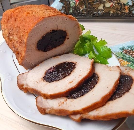Schab nadziewany śliwką i żurawiną