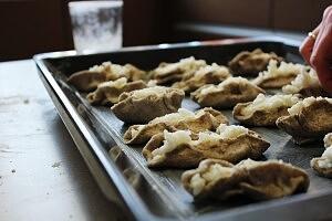 Pierogi karelskie z ryżem i pastą łososiową