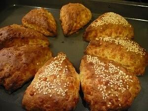 Scones z cheddarem na przedsylwestrową kolację