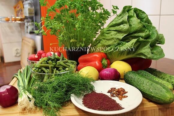 Sałatka fattoush z Bliskiego Wschodu do mięs