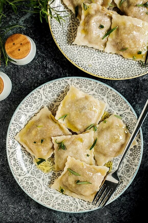 Ravioli z kasztanami, dynią i ciecierzycą