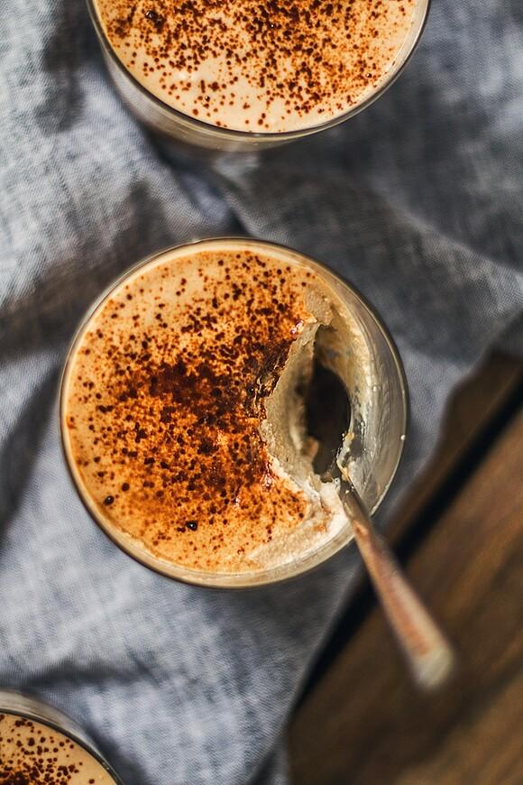 Wegańskie tiramisu bez pieczenia
