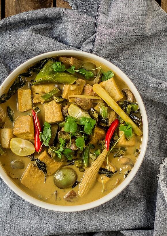 Tajskie zielone curry z tofu