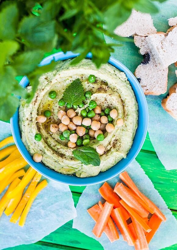 Hummus miętowy z zielonym groszkiem