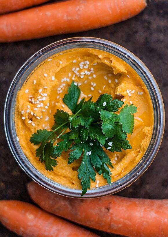 Hummus z pieczonej marchewki