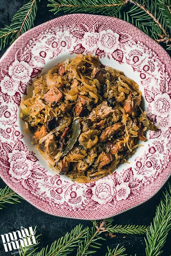 Bigos z wędzonym tofu