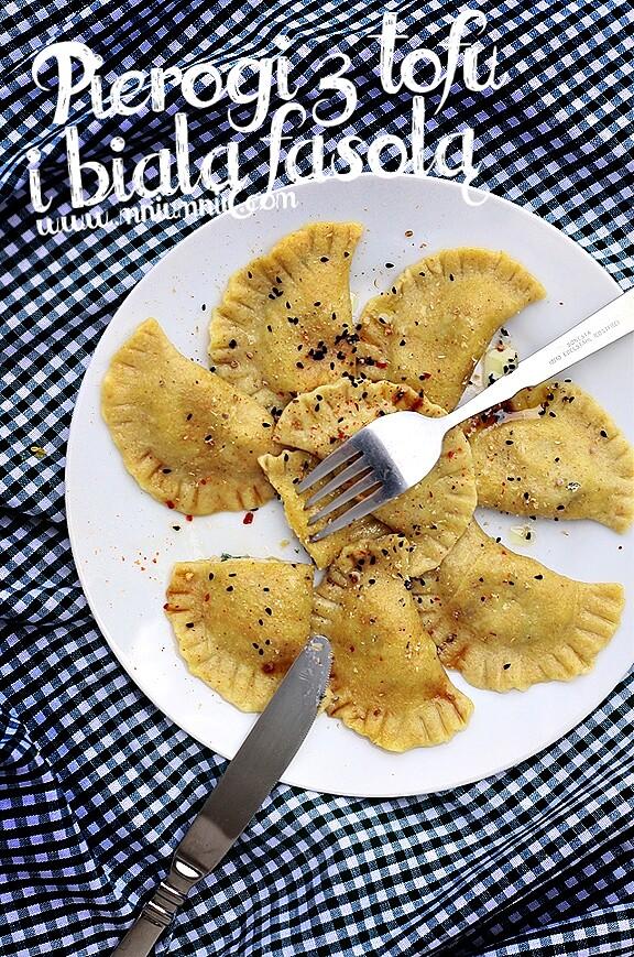 Pierogi z fasolą, tofu i miętą