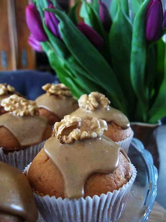 Muffiny orzechowe z lukrem cappuccino