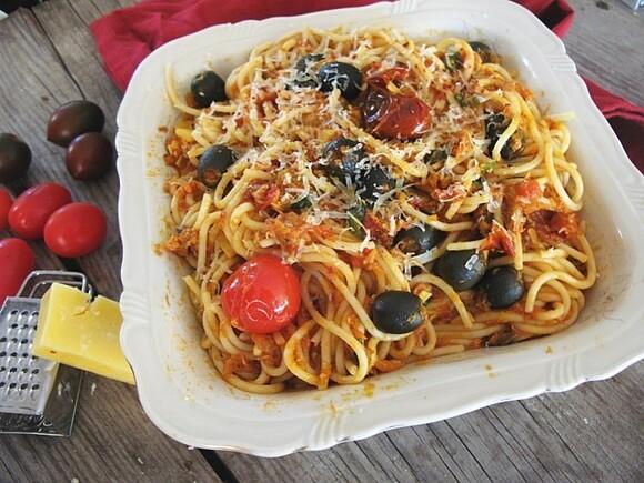 Spaghetti z wędzoną makrelą