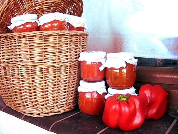 Ostro słodka pasta z pieczonej papryki
